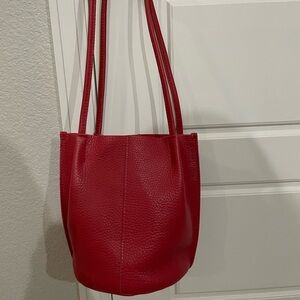 Portland Leather-Devan Classic Bucket Tote